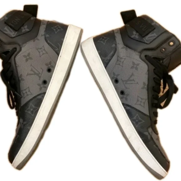 LOUIS VUITTON LV RIVOLI (UNISEX) SNEAKERS EU 40 US MENS 7.5 US WMNS SIZE 9 (EUC) - Picture 6 of 14